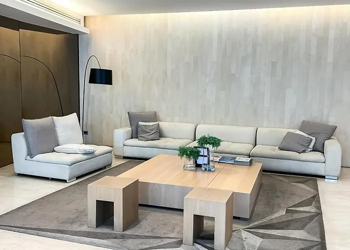 Extravagant 65 Sqm 1br - Ultra Fast Wifi - Silom *