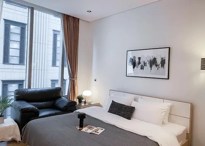 Extravagant 65 Sqm 1br - Ultra Fast Wifi - Silom